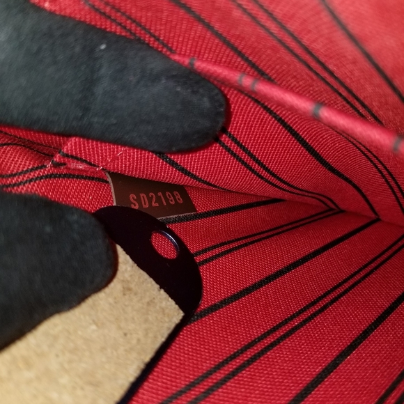 LOUIS VUITTON Neverfull Pouch GM Damier Ebene Print - Picture 13 of 16